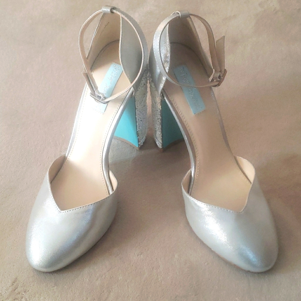 Betsey Johnson Silver Sequin heels NEW